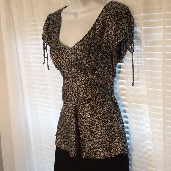 Express Design Studio Silk Floral Tie Back Blouse Sz S - Picture 2 of 12